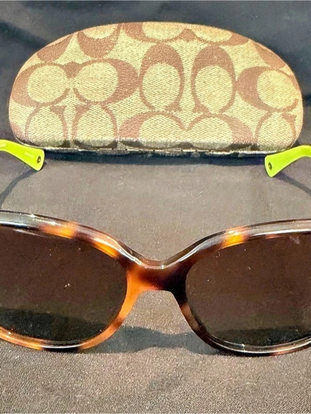 Coach HC 8040 Tortoiseshell Sunglasses in Brown & Green Like New